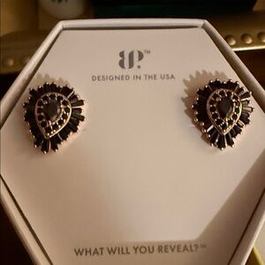 Chic Black and Gold Heartburst Earrings